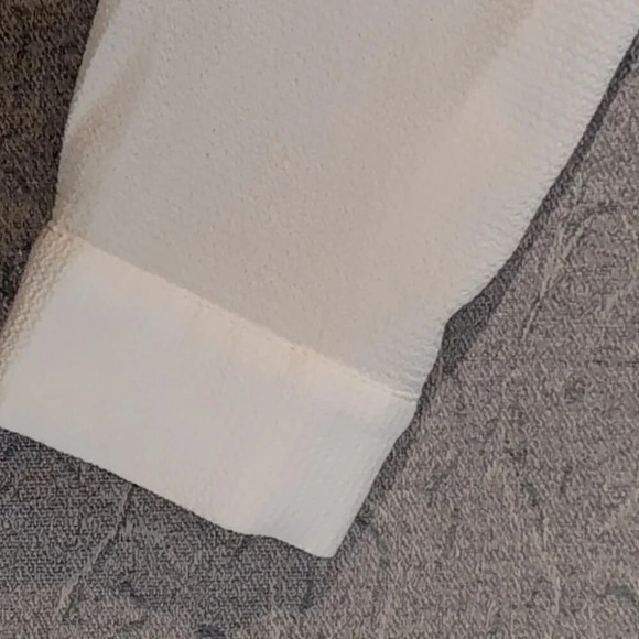 Suzy Shier Creamy White Long Sleeve  Cuffed Scoop Neck Tunic Size XS - Picture 6 of 13